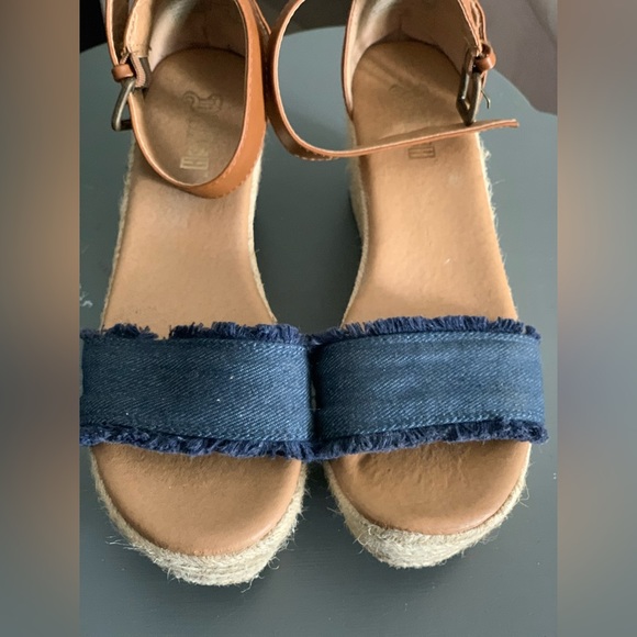 Espadrilles - Picture 4 of 4